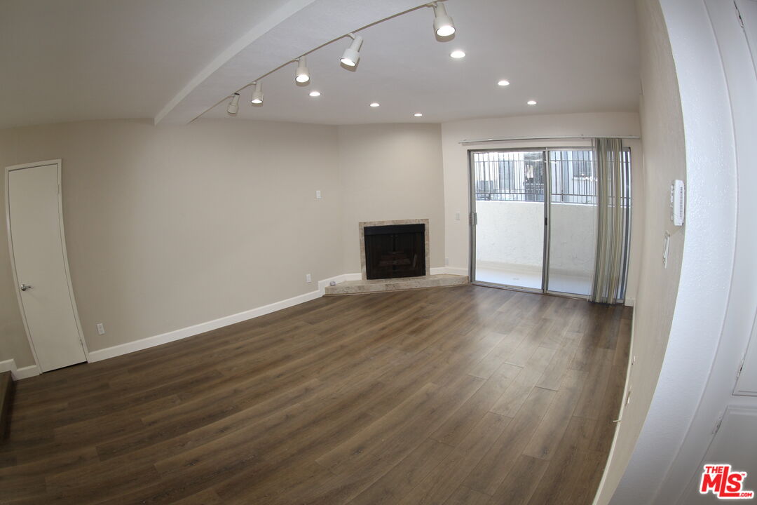 1515 S Beverly Dr Unit: 209
