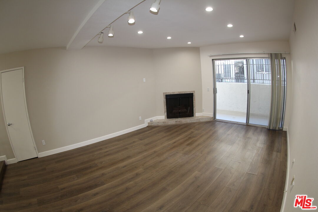 1515 S Beverly Dr Unit: 209