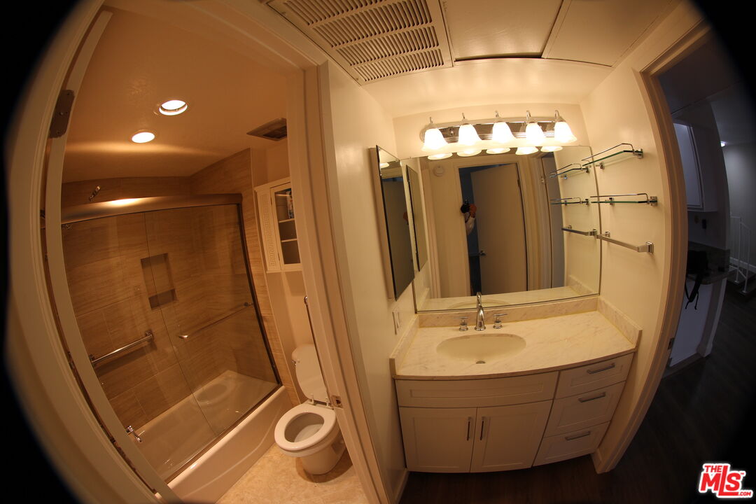 1515 S Beverly Dr Unit: 209