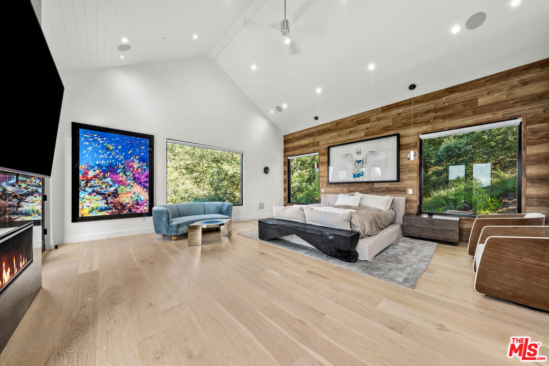 3140 Coldwater Canyon Ave