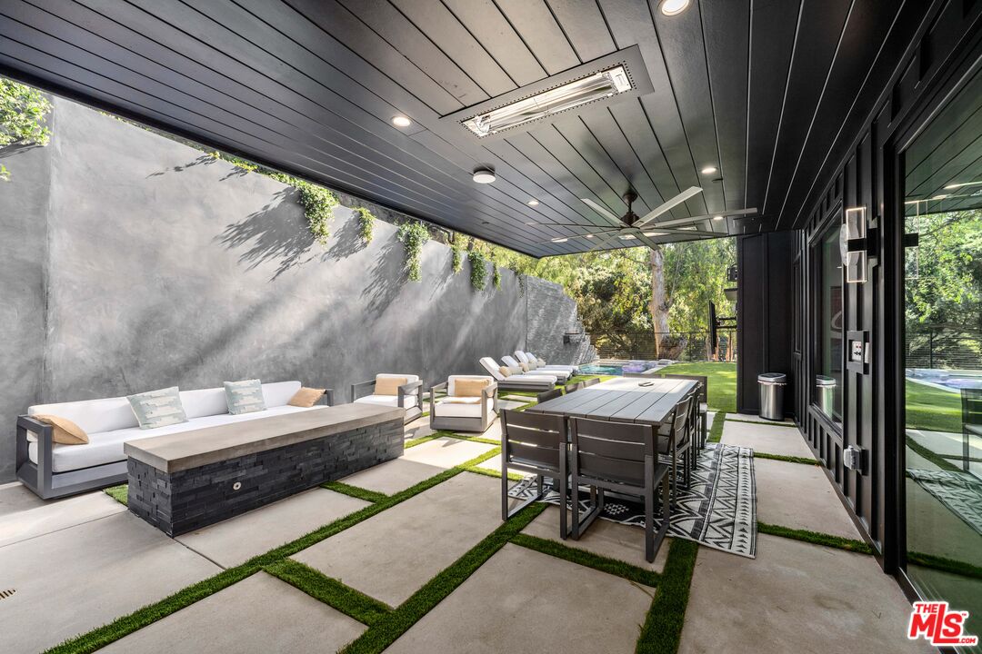 3140 Coldwater Canyon Ave