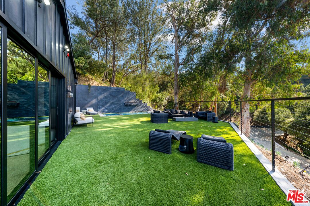 3140 Coldwater Canyon Ave