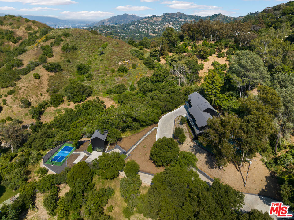 3140 Coldwater Canyon Ave