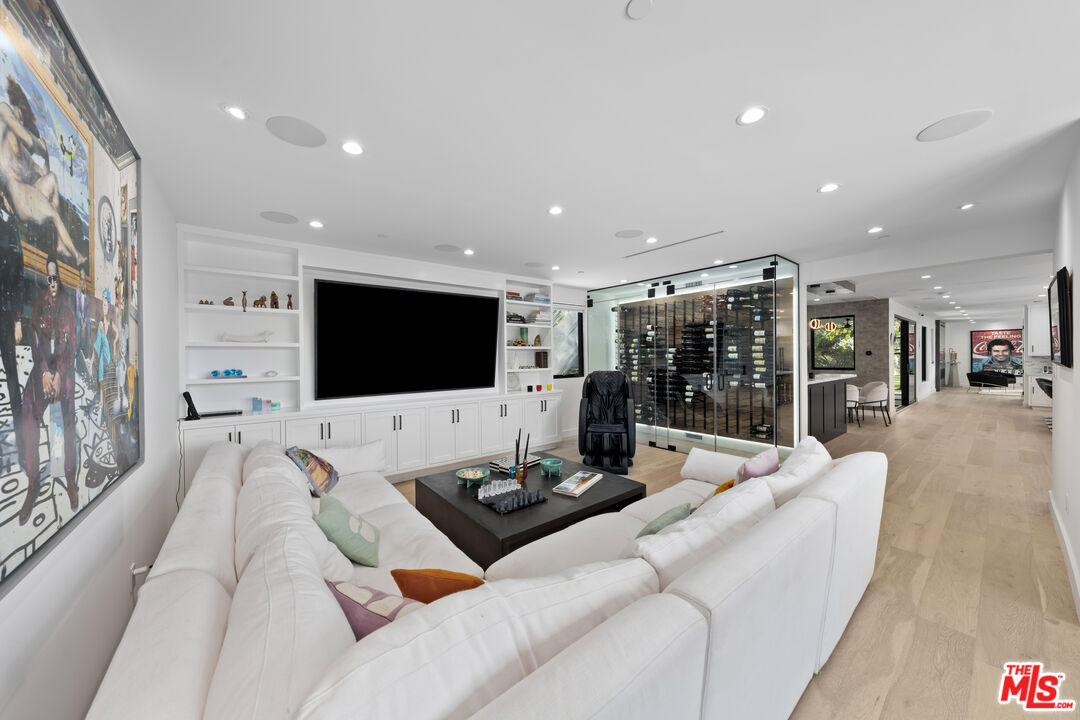 3140 Coldwater Canyon Ave
