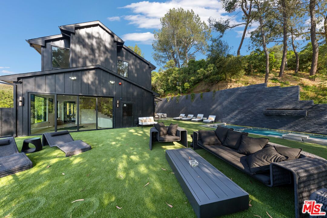 3140 Coldwater Canyon Ave