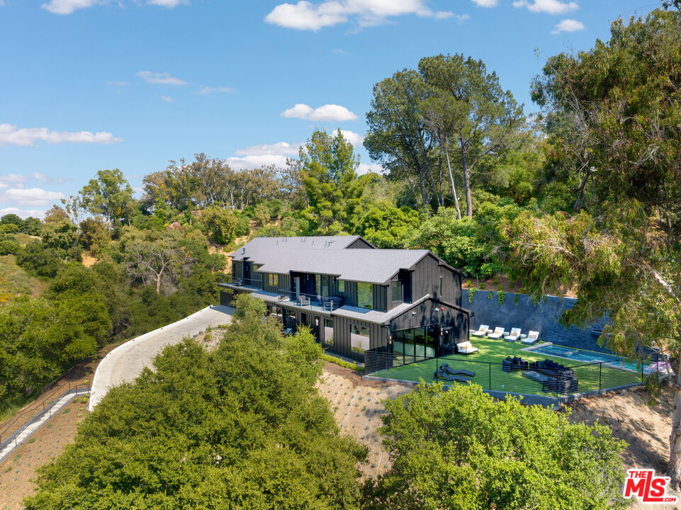 3140 Coldwater Canyon Ave