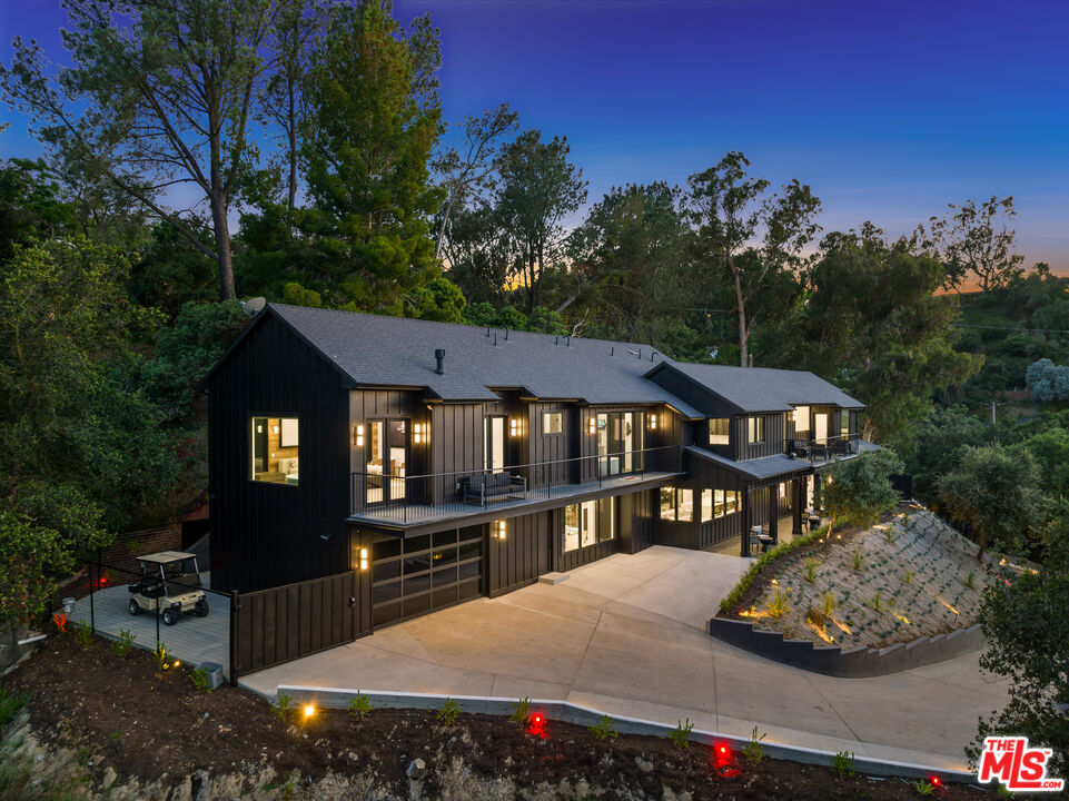 3140 Coldwater Canyon Ave