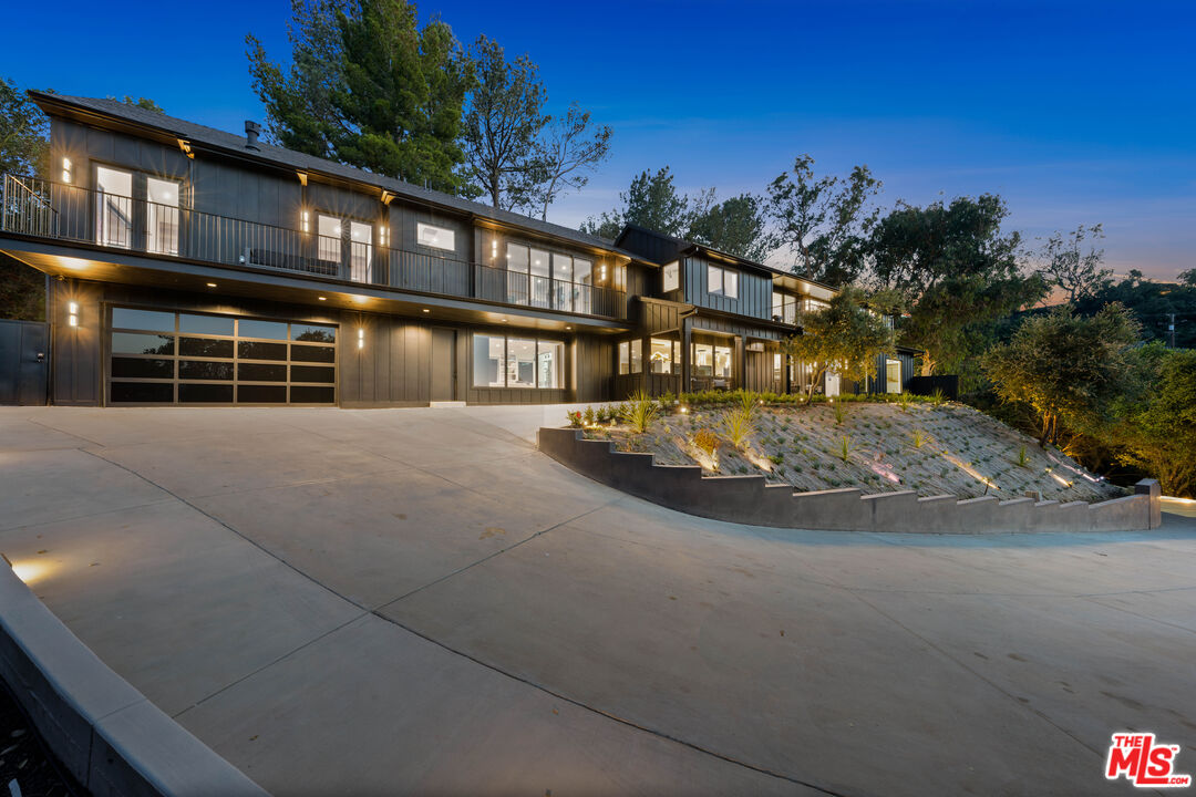 3140 Coldwater Canyon Ave