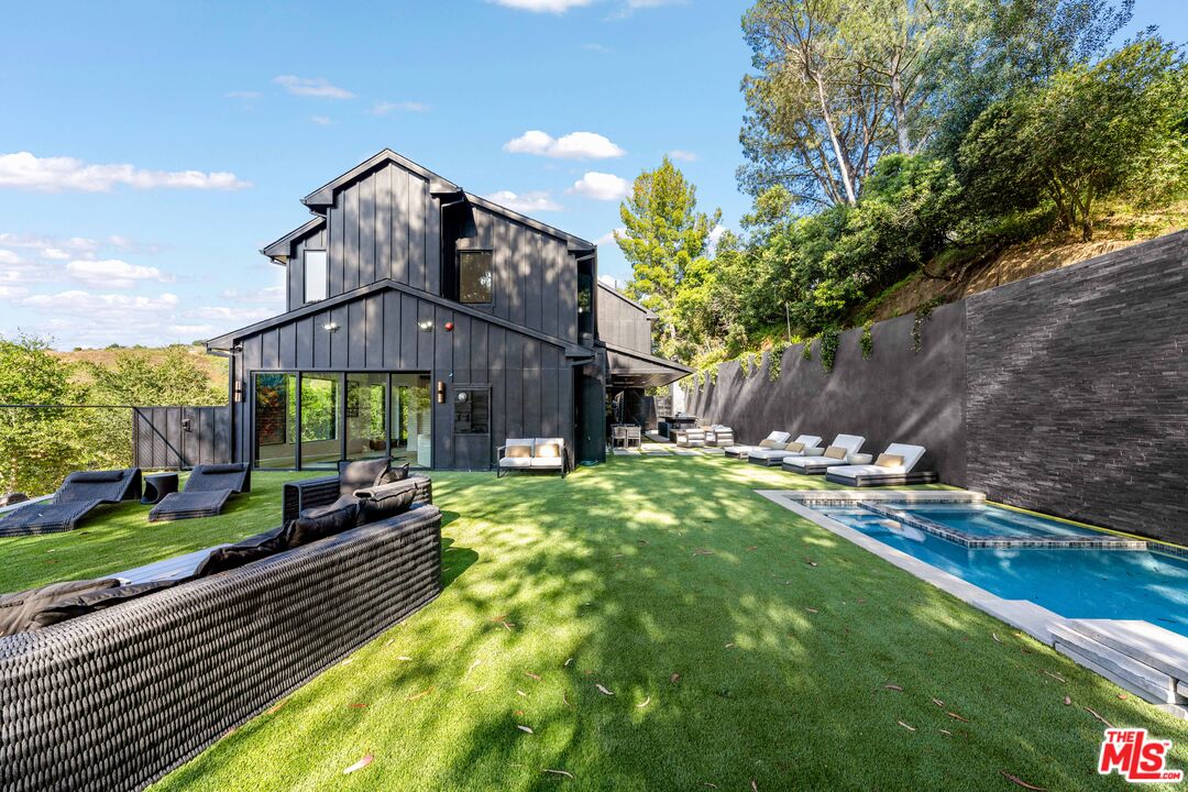3140 Coldwater Canyon Ave