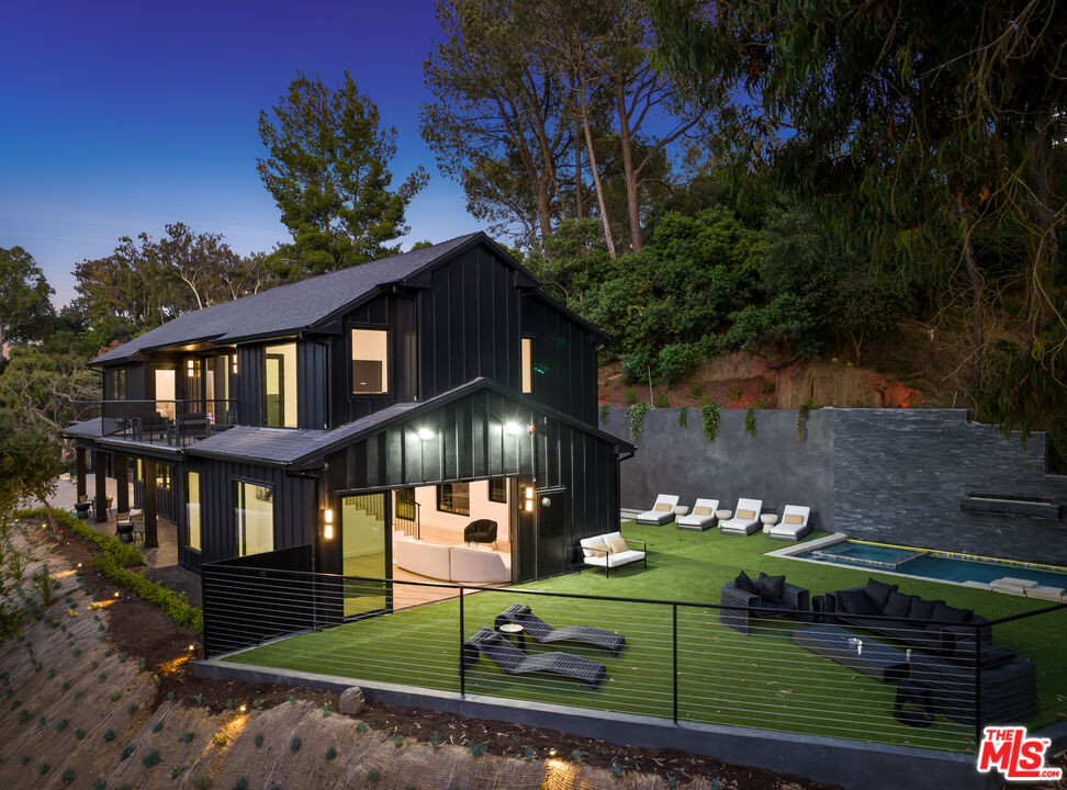 3140 Coldwater Canyon Ave