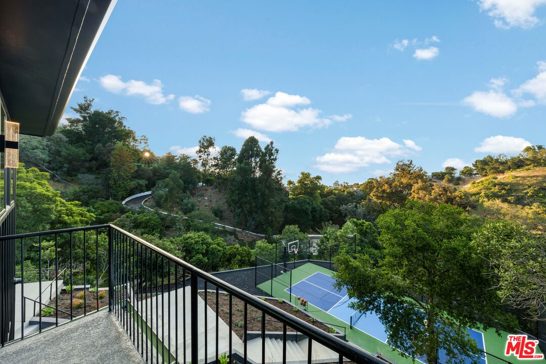 3140 Coldwater Canyon Ave