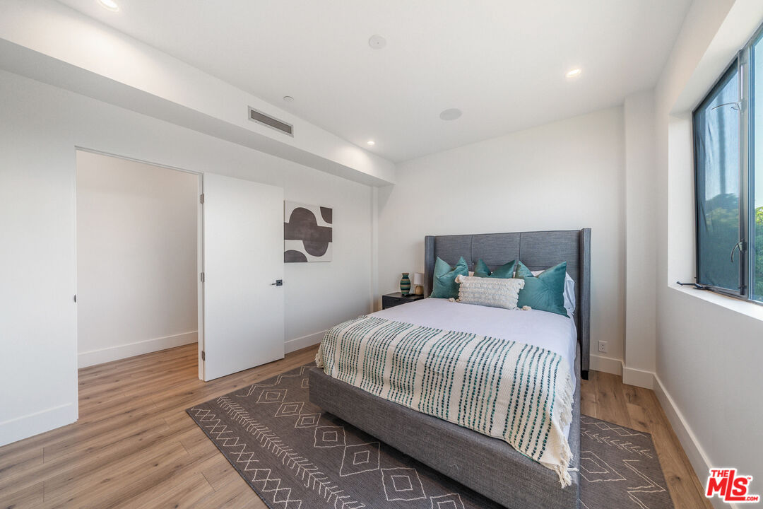 1903 S Bedford St Unit: 1/2