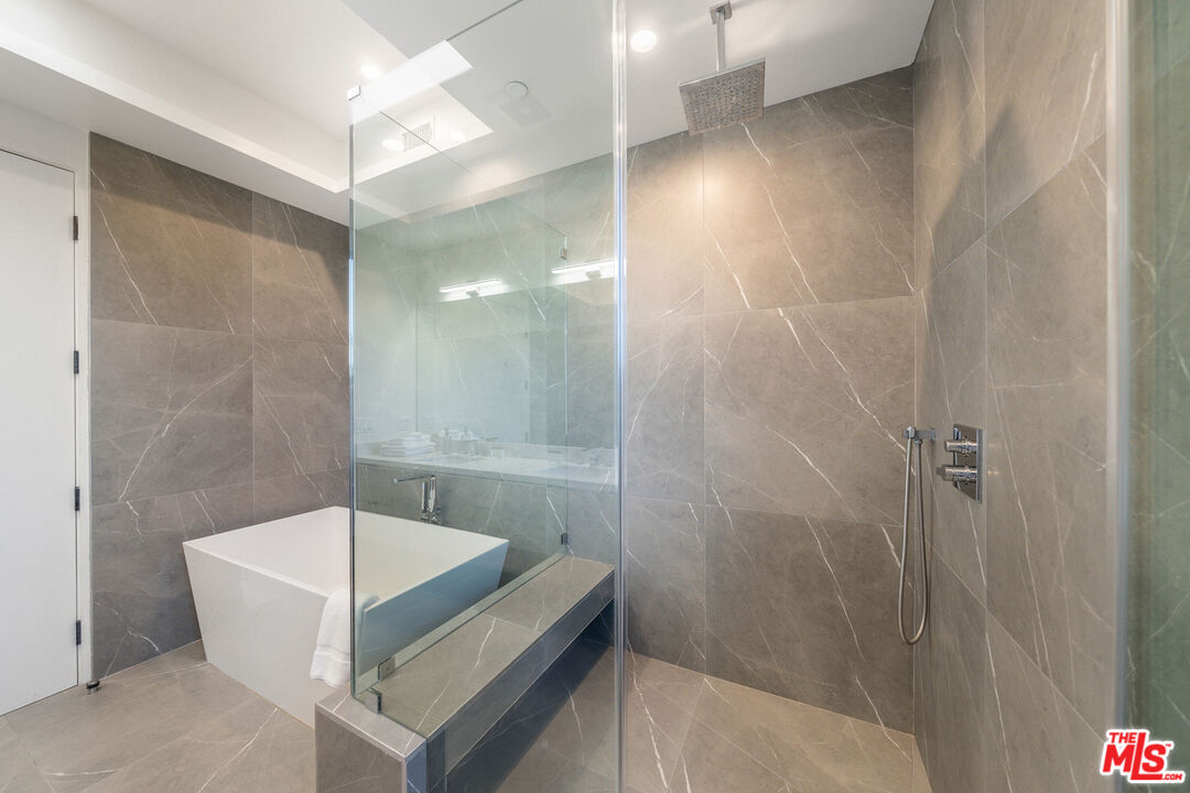 1903 S Bedford St Unit: 1/2