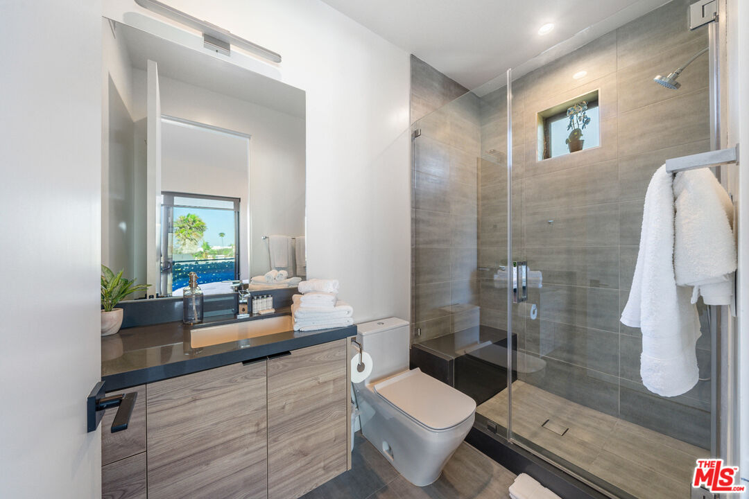 1903 S Bedford St Unit: 1/2