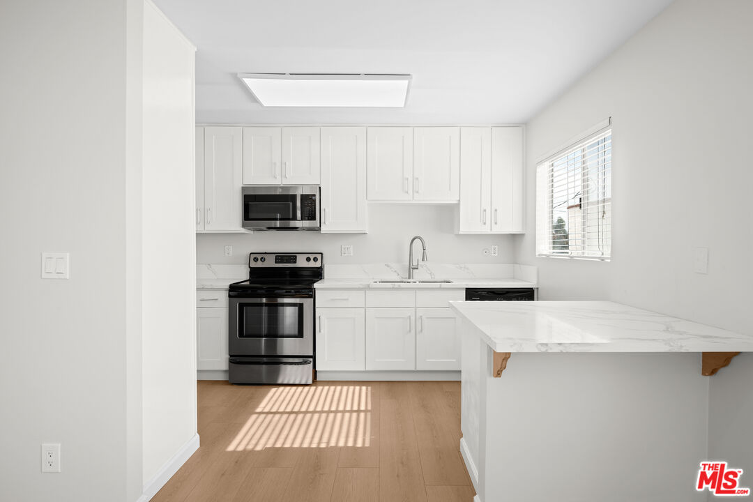 1206 S Holt Ave Unit: 4