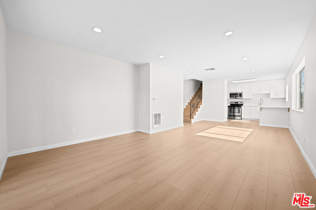 1206 S Holt Ave Unit: 4