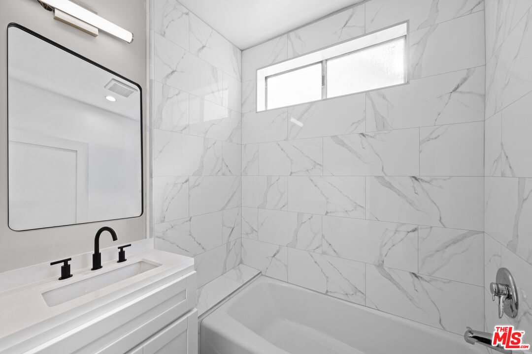 1206 S Holt Ave Unit: 4