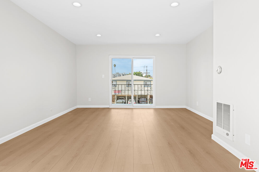 1206 S Holt Ave Unit: 4