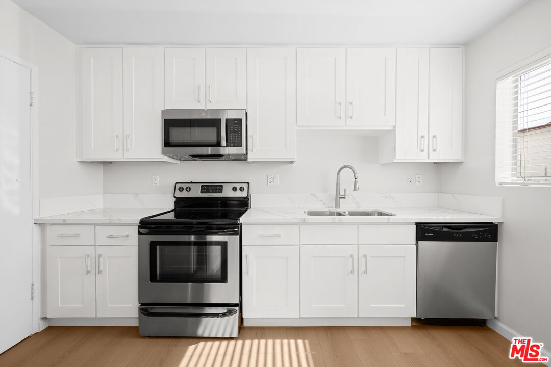 1206 S Holt Ave Unit: 4