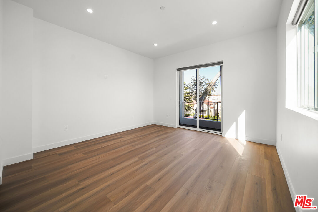 1905 S Corning St Unit: 2