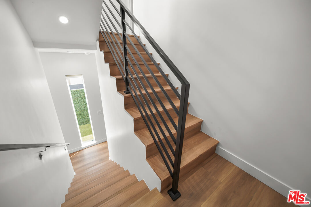 1905 S Corning St Unit: 2