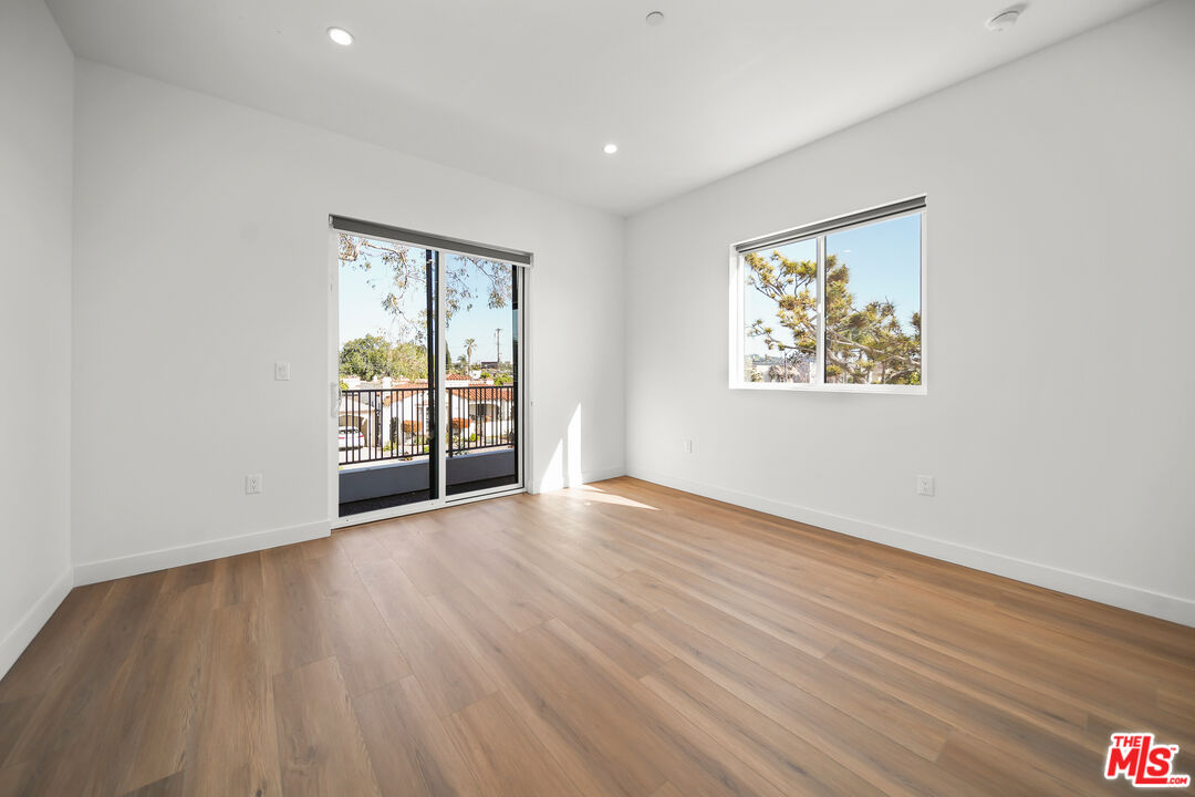 1905 S Corning St Unit: 2