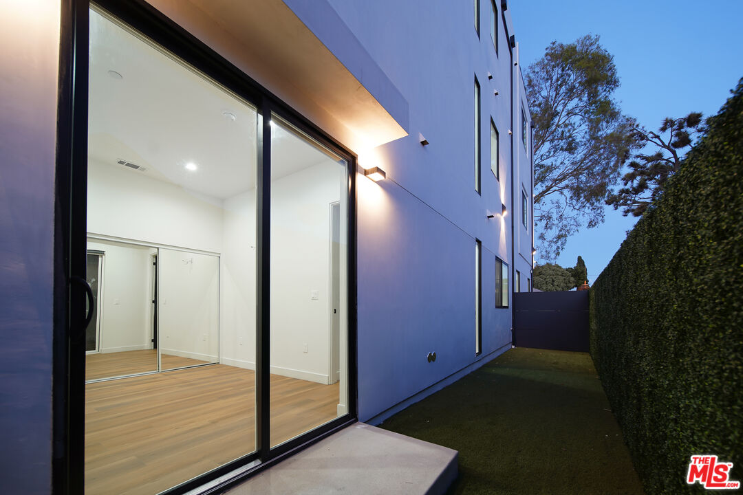 1905 S Corning St Unit: 2