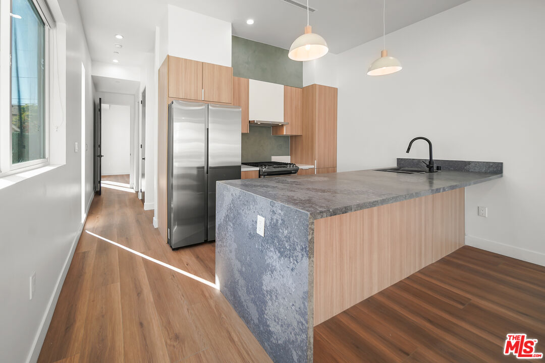 1905 S Corning St Unit: 2