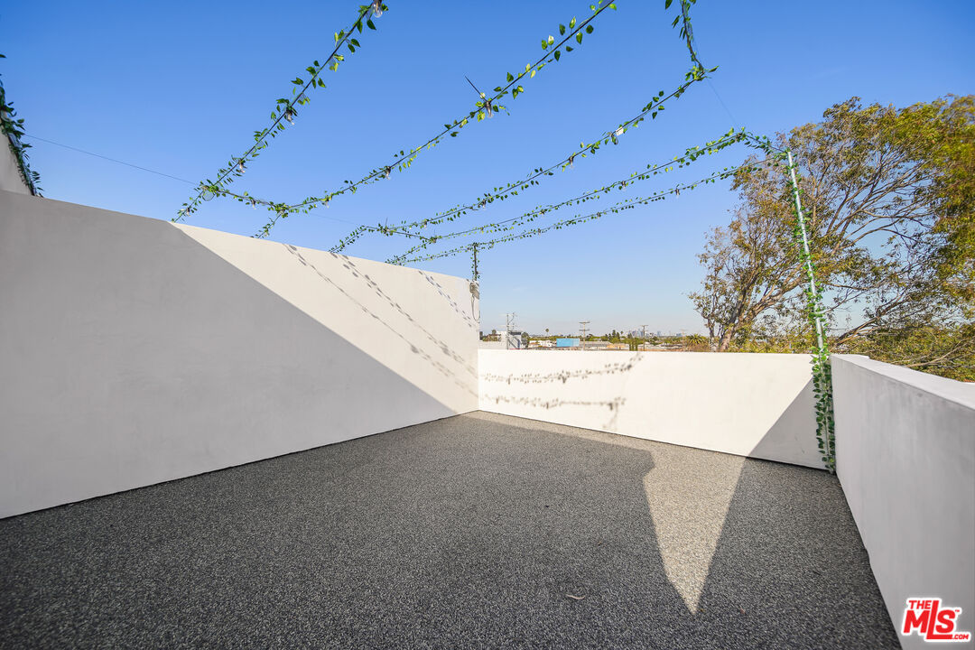 1905 S Corning St Unit: 2