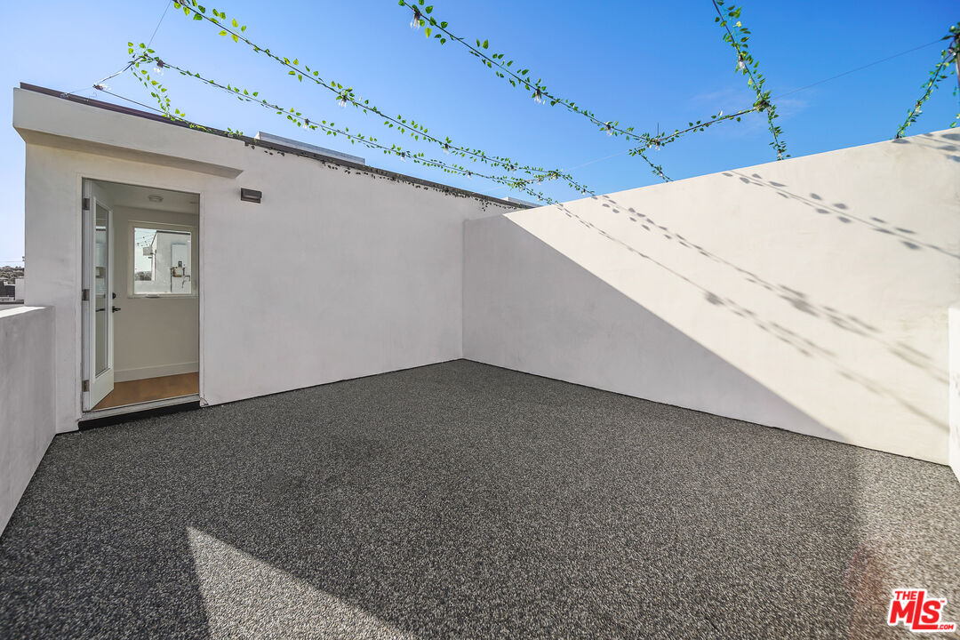 1905 S Corning St Unit: 2