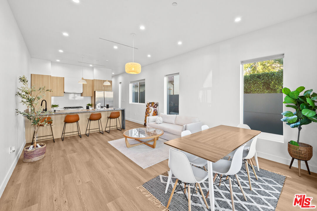 1905 S Corning St Unit: 2