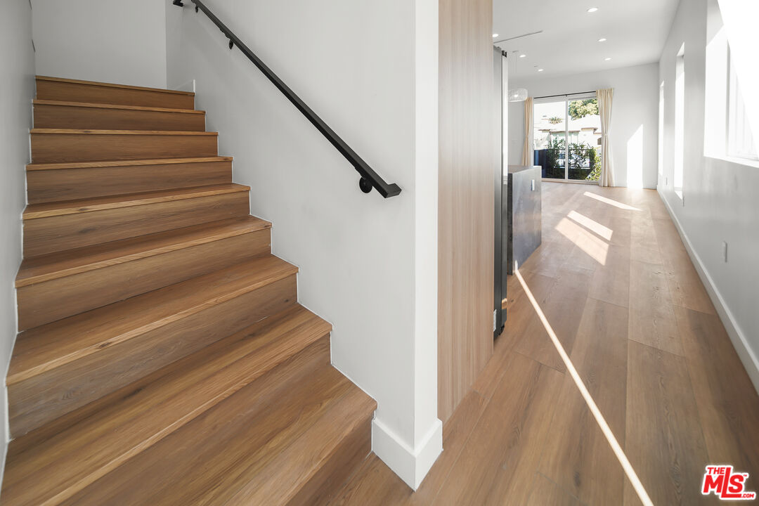 1905 S Corning St Unit: 2