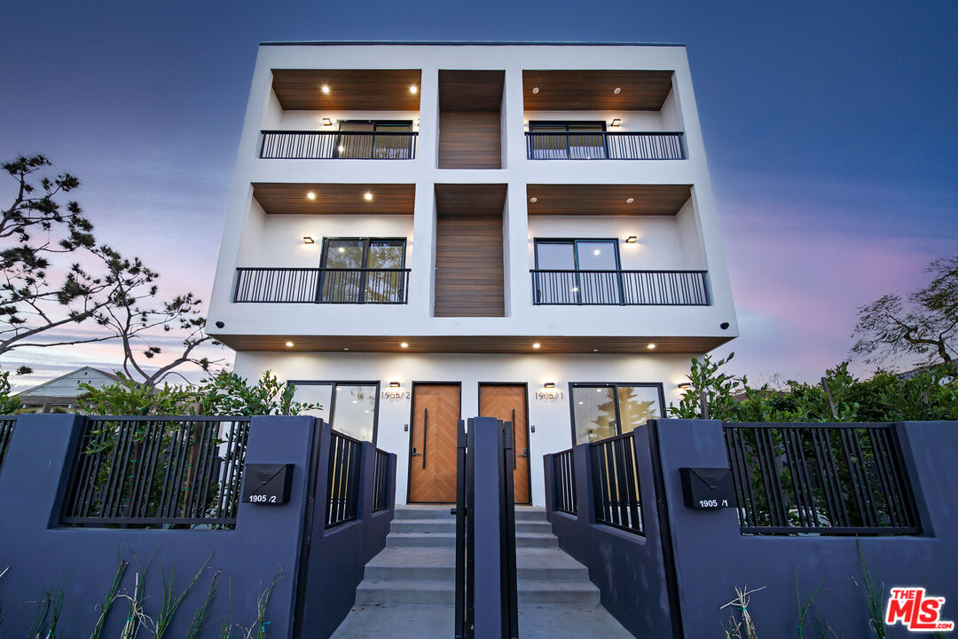 1905 S Corning St Unit: 2