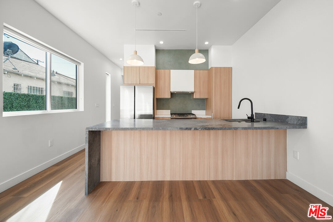 1905 S Corning St Unit: 2