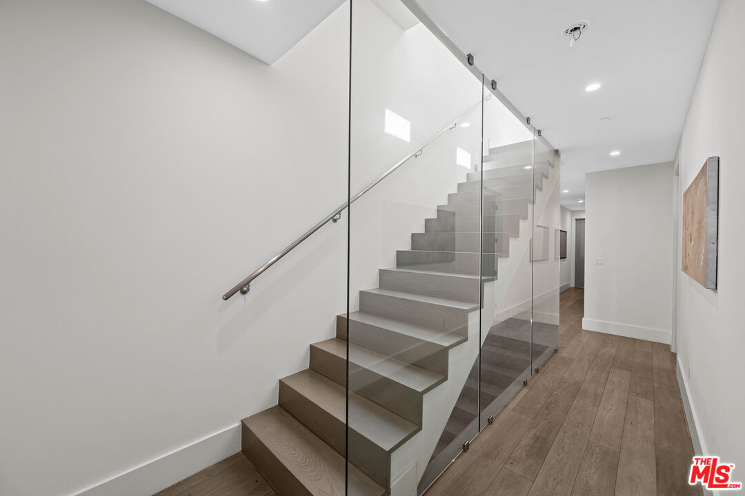 1612 S Wooster ST Unit: 1