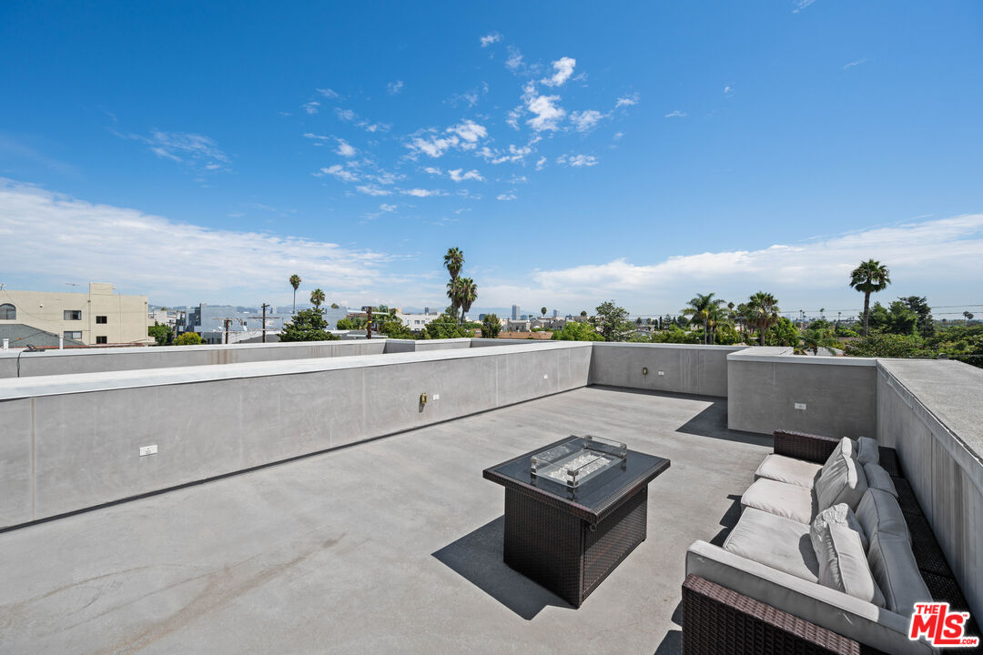 1612 S Wooster ST Unit: 1