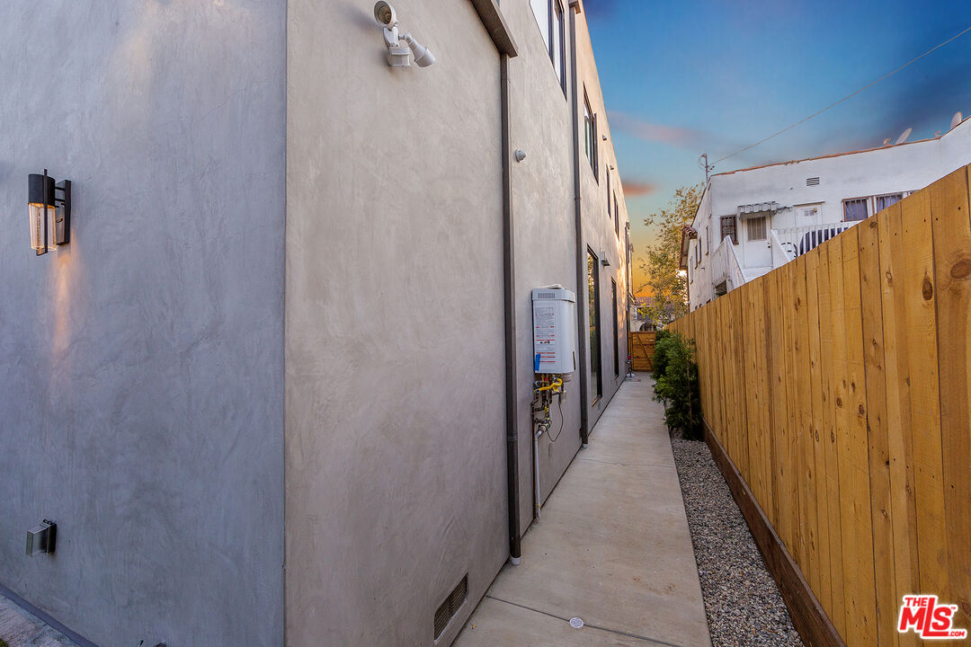 1612 S Wooster ST Unit: 1