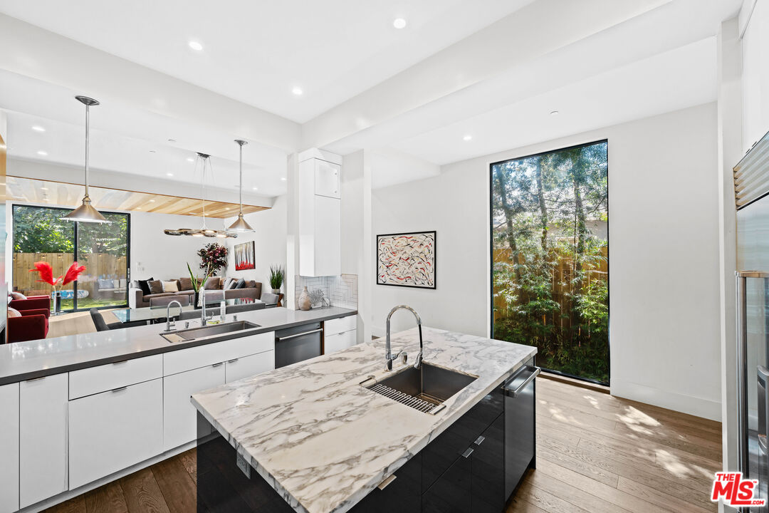 1612 S Wooster ST Unit: 1