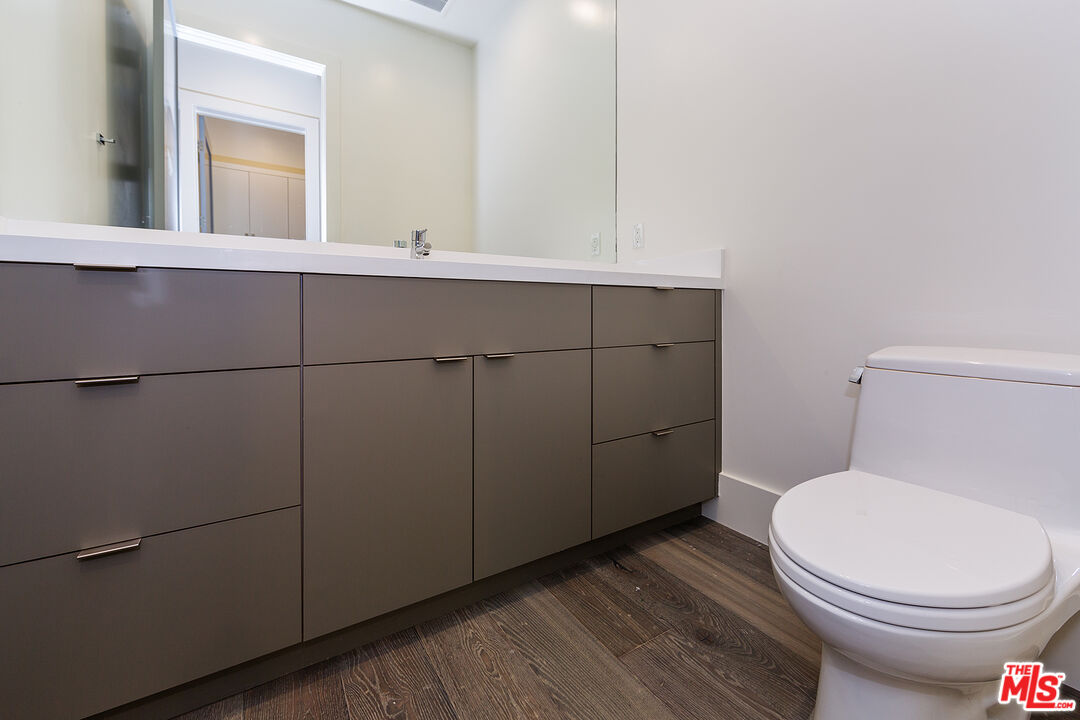 1612 S Wooster ST Unit: 1