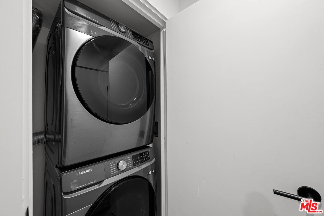 841 N Mccadden Pl Unit: 2