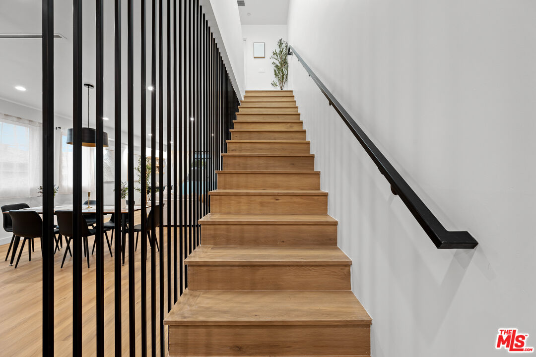 841 N Mccadden Pl Unit: 2