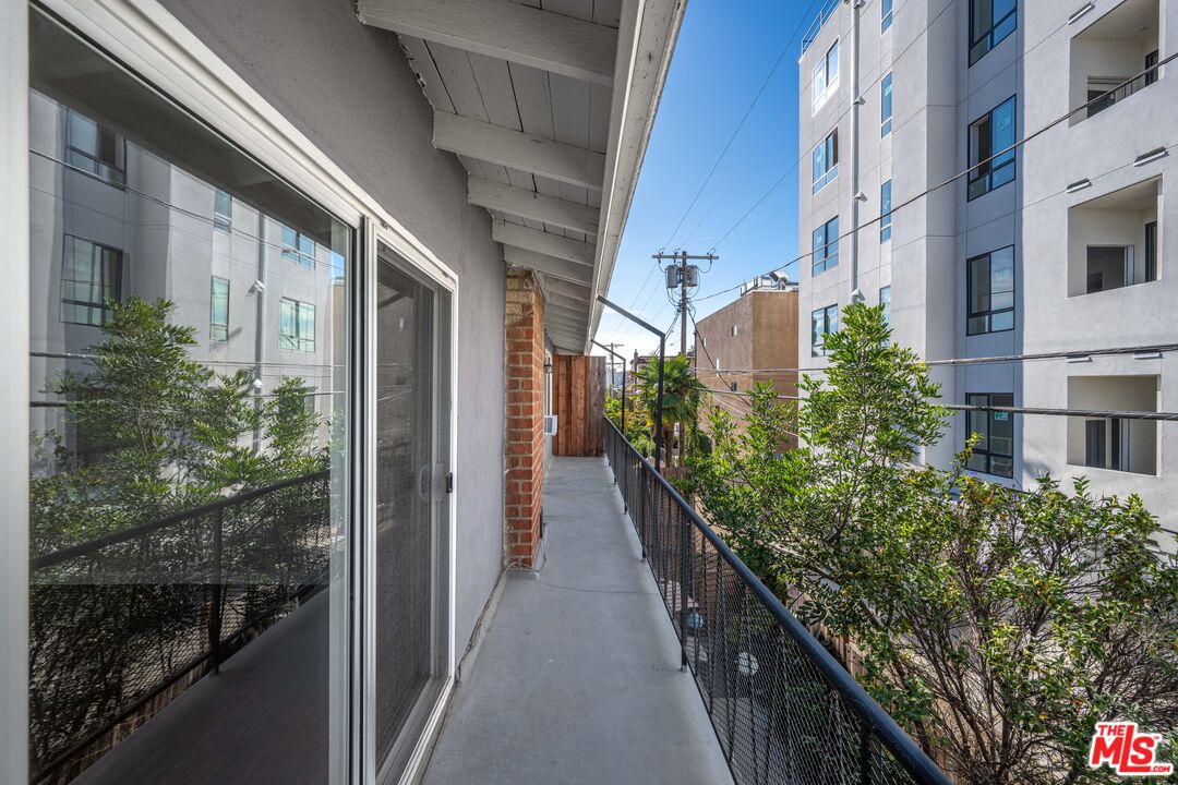 1445 S Sherbourne Dr Unit: 11