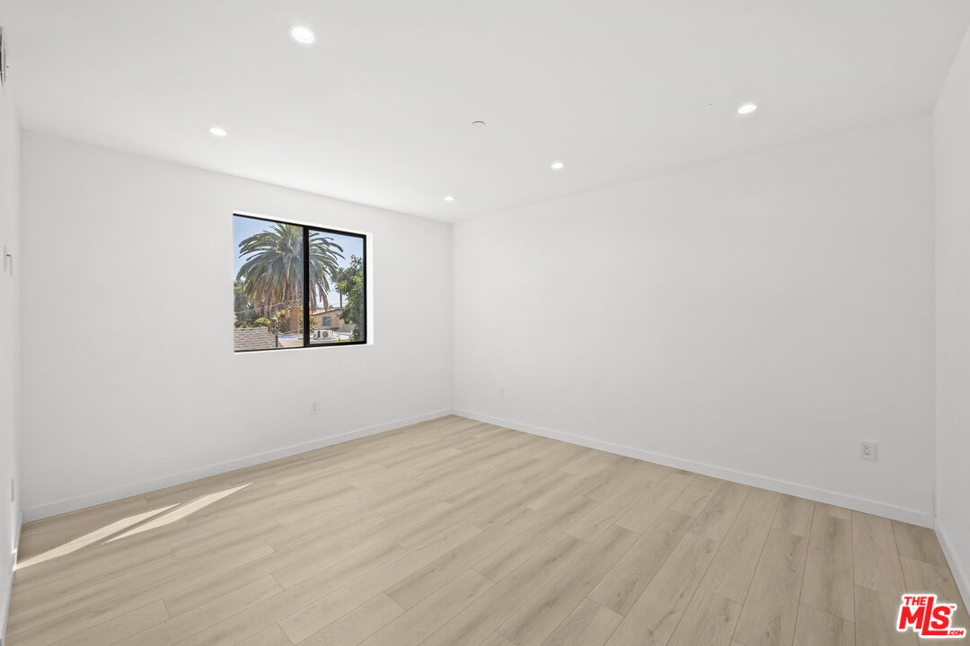 2123 S Cloverdale Ave Unit: 1