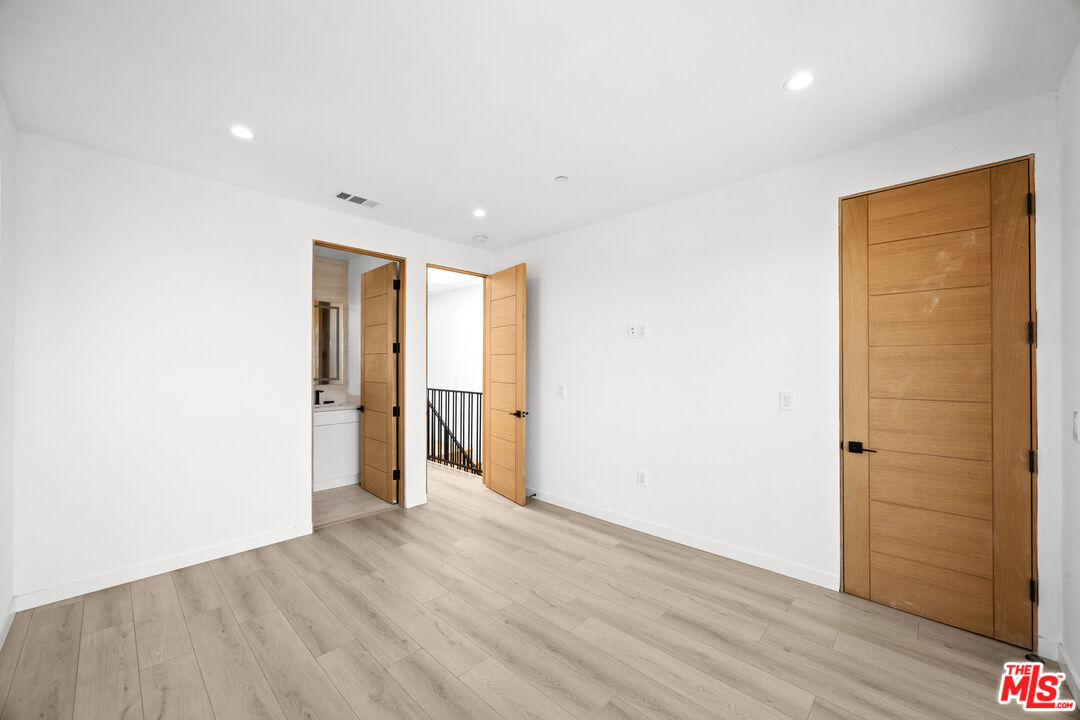 2123 S Cloverdale Ave Unit: 1