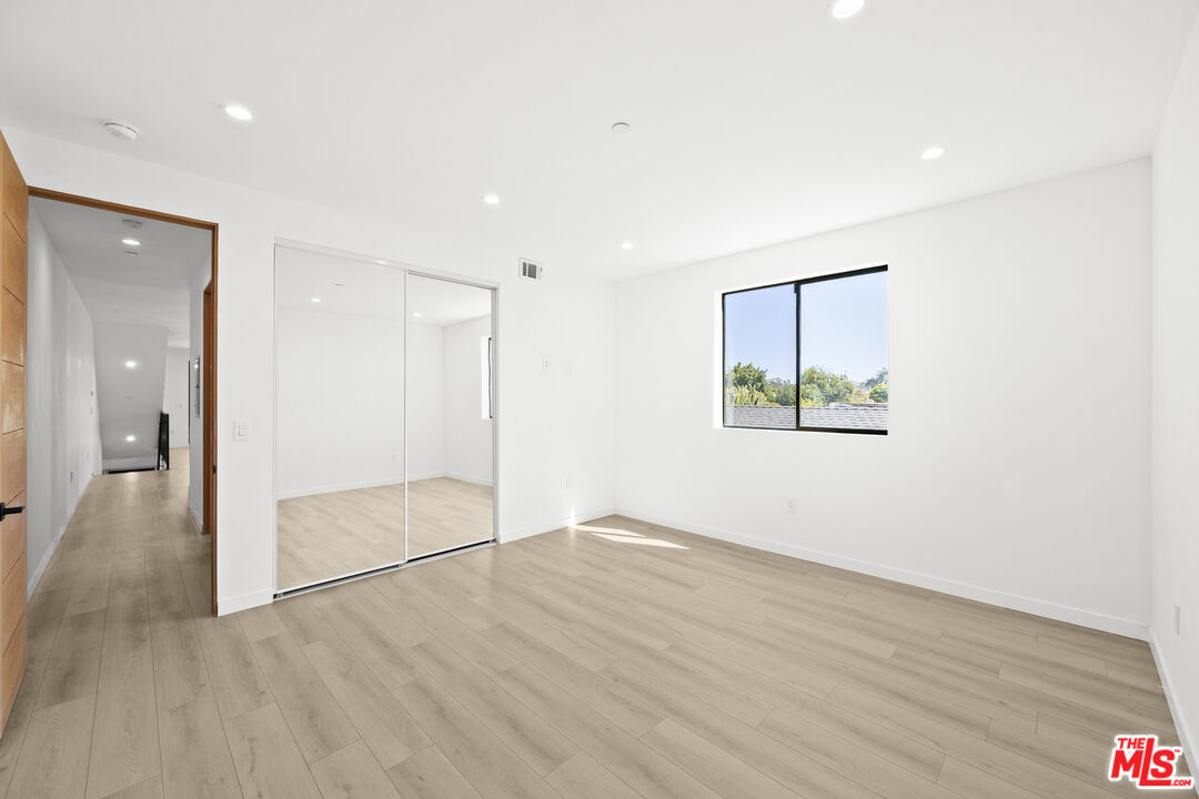 2123 S Cloverdale Ave Unit: 1