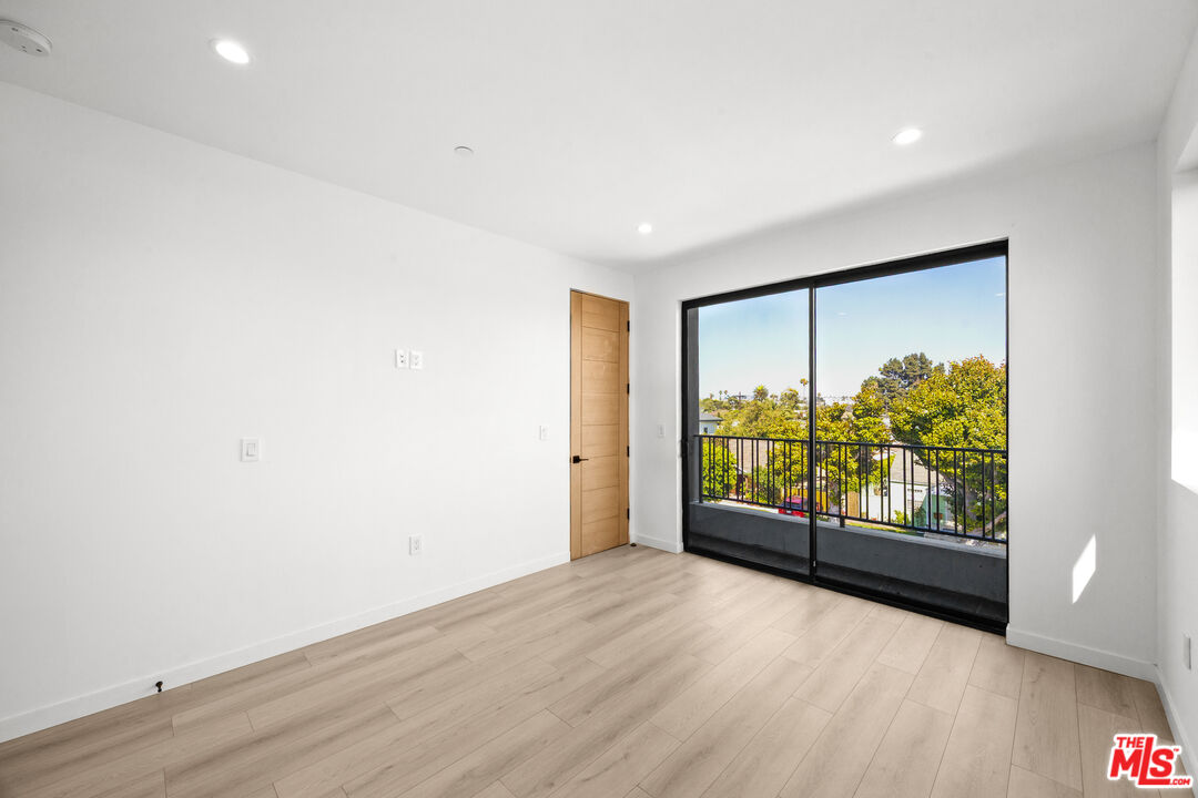 2123 S Cloverdale Ave Unit: 1