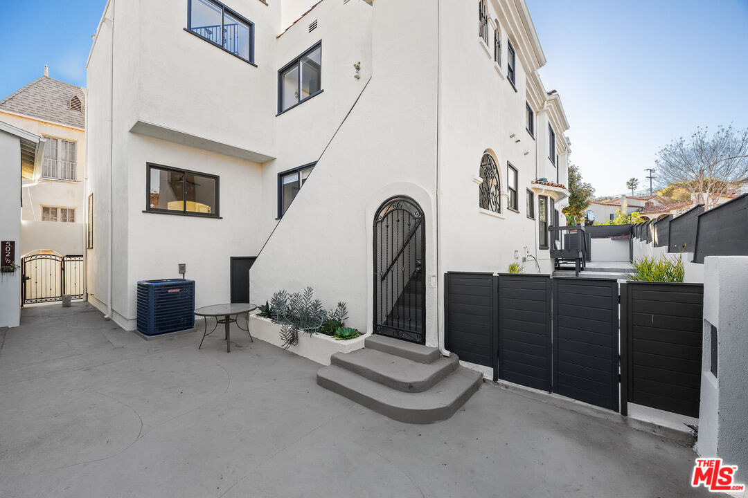 502 Smithwood Dr Unit: 502