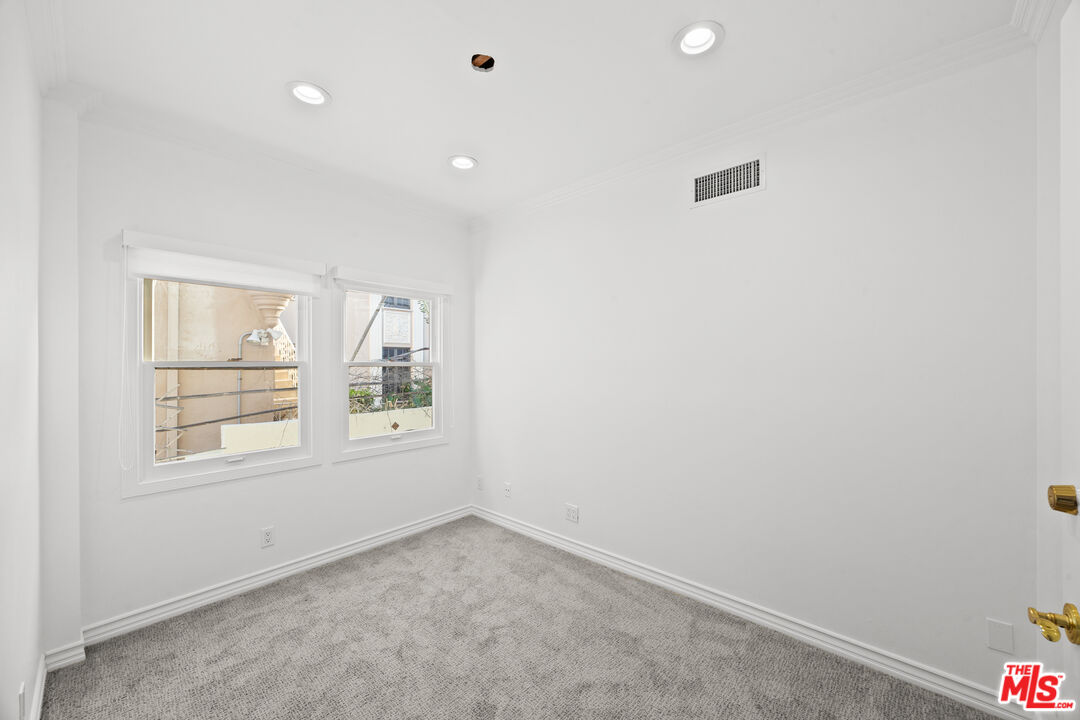 502 Smithwood Dr Unit: 502