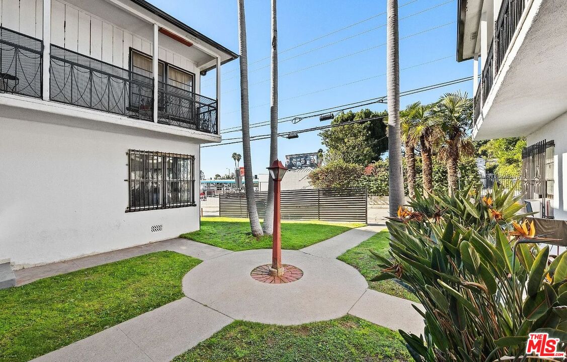 1518 Laurel Canyon Blvd Unit: Apt 2