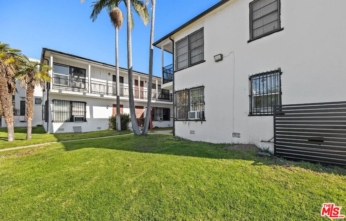 1518 Laurel Canyon Blvd Unit: Apt 2